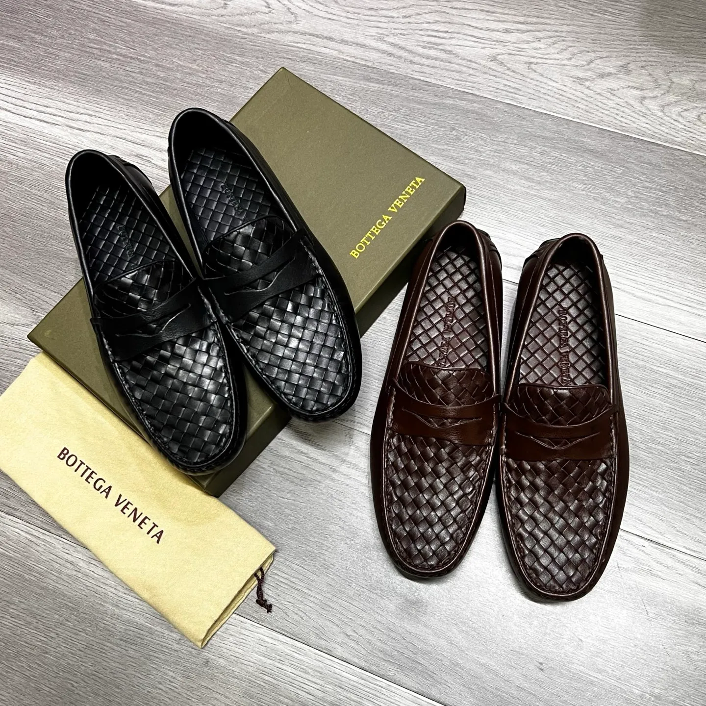 Factory price 480 BV〰️Purely handmade classic men's beanie shoes👉👉driving shoes, slip-on shoes, woven with cowhide imported from Italy, 💕water-dyed cowhide lining, 🔊original outsole, waterproof platform design, comfortable on the feet. A good choice for traveling and driving, two colors available, code number: 38-44, (45 can be customized)
